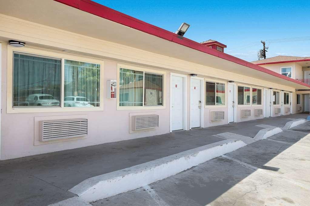 Econo Lodge Needles Esterno foto